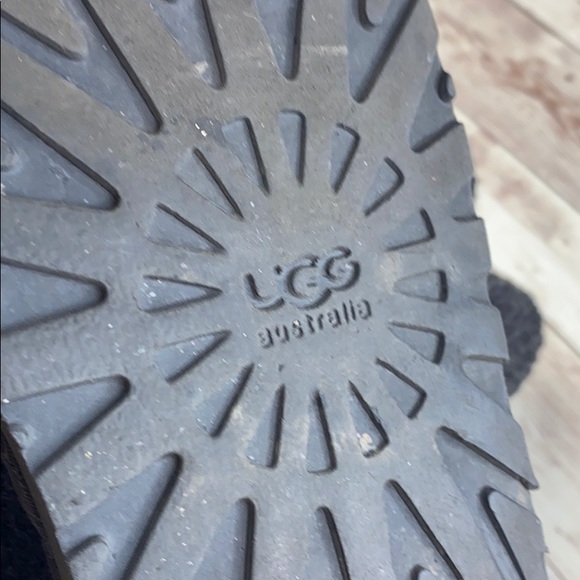 Authentic Ugg gray cable knit boots for women size 9 - Picture 12 of 13